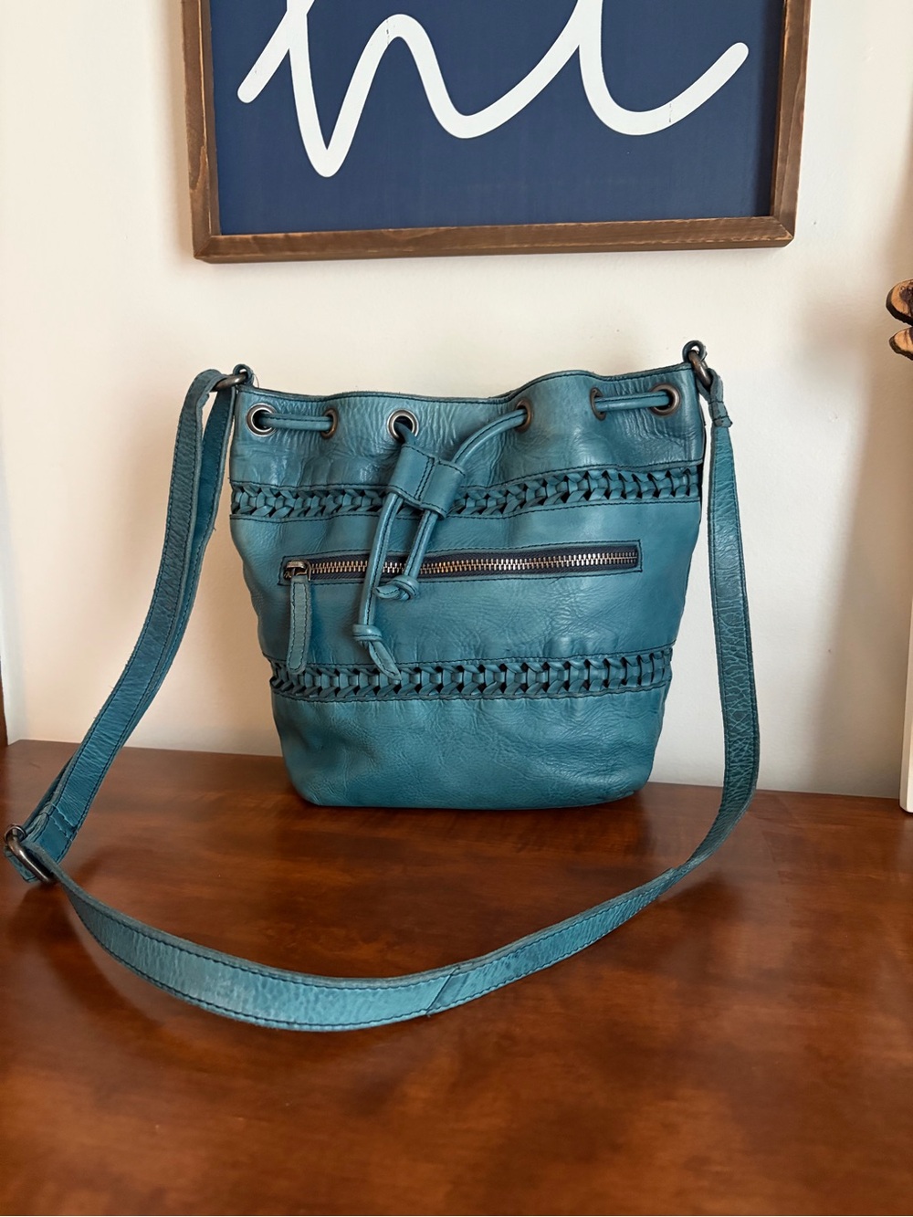 Vilenca Holland Teal Leather Drawstring Crossbody Bag